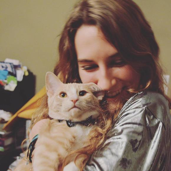 Meet your Posher, Nicole - Picture 1 of 1